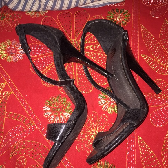 One Strap Black Heels - Picture 3 of 4